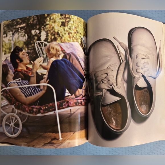 Elvis by the Presleys 2005 Book - Picture 4 of 6